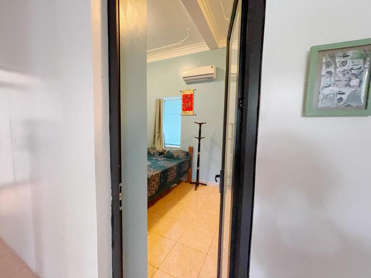 Lee Homestay Hanoi Buitenkant foto