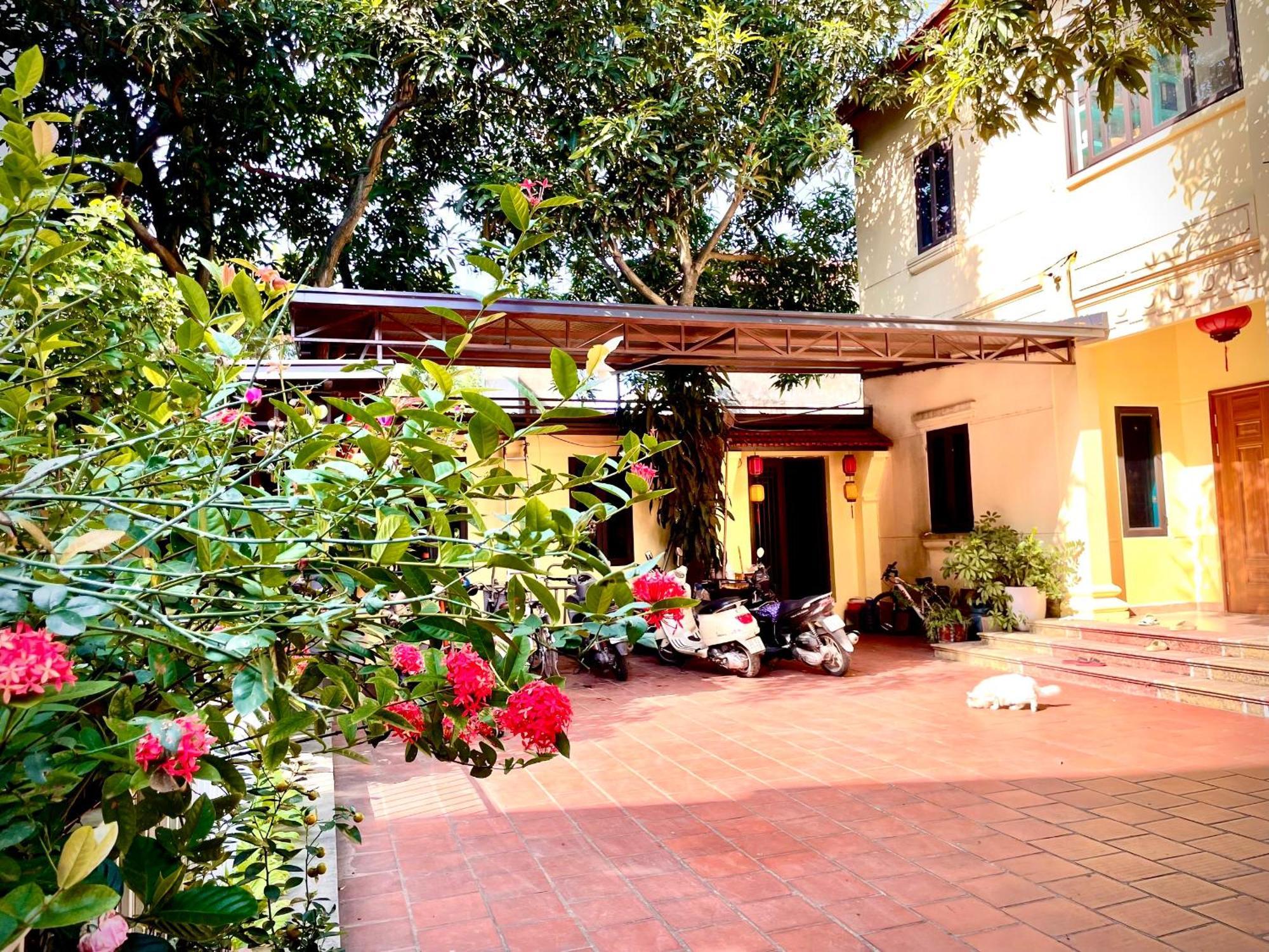 Lee Homestay Hanoi Buitenkant foto